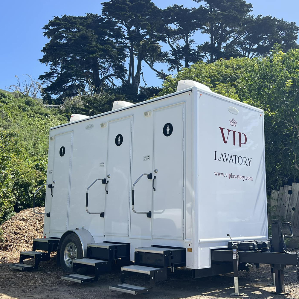 Mobile Toilet Trailer Luxury 3 - Outdoor Camping Rental のレビューと価格